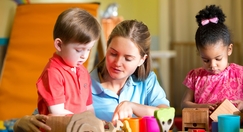 Afbeelding over Lekker met Finn (3) naar buiten!